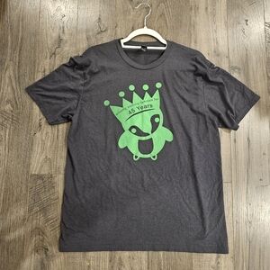 sz L Charcoal Tee with‎ Green Crown Graphic Casual Royalty Spring Summer